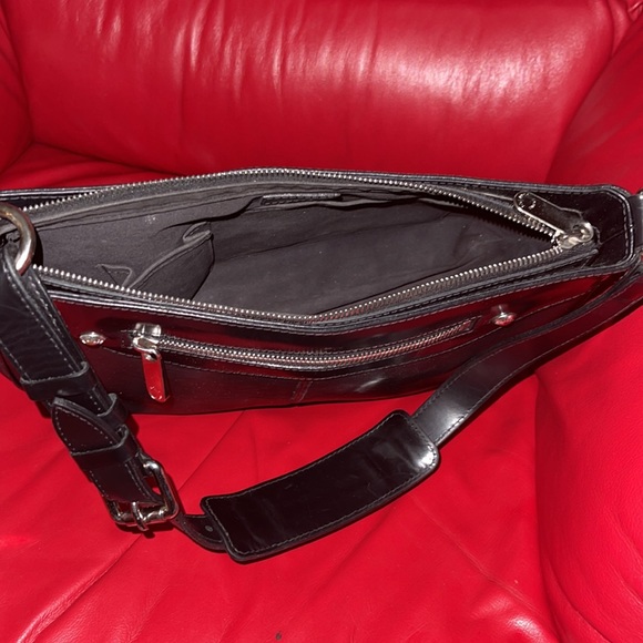 Black Louis Vuitton Turenne GM Epi Leather Shoulder bag. - Picture 3 of 6